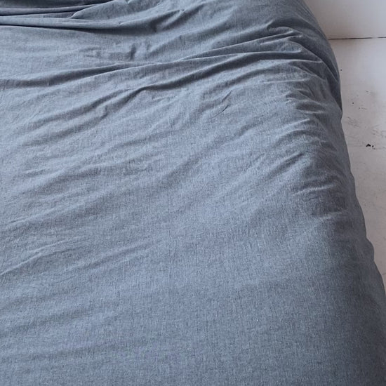 King/Cali King Cotton Duvet cover Set in Graphite (Grey) color