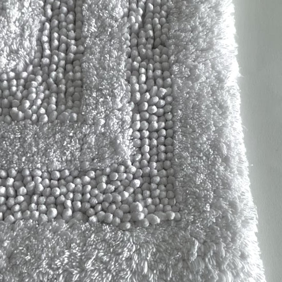 Luxury Cotton Bath Rugs Set of 2 in Silver White color