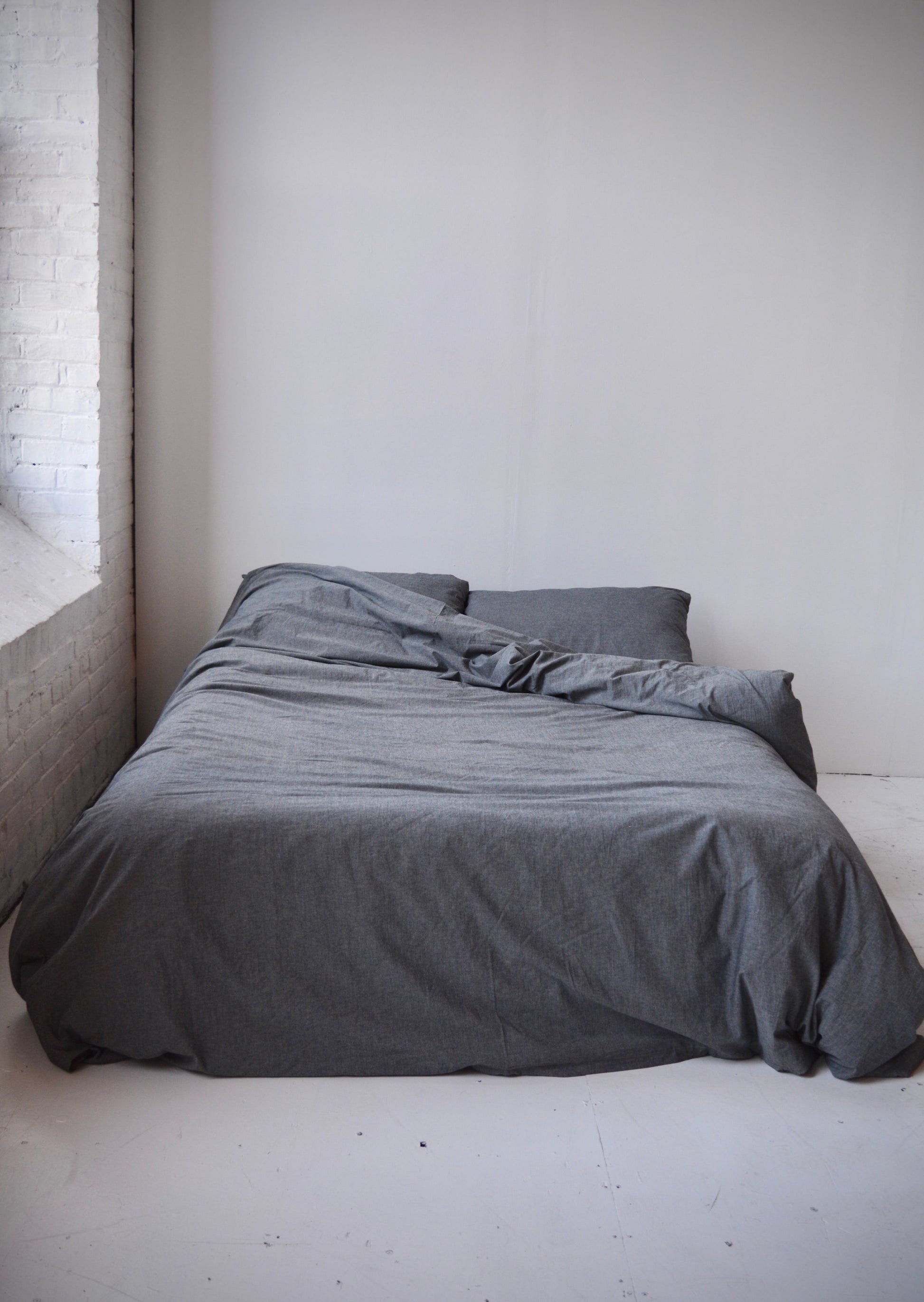 King/Cali King  Cotton Duvet cover Set in Graphite (Grey) color