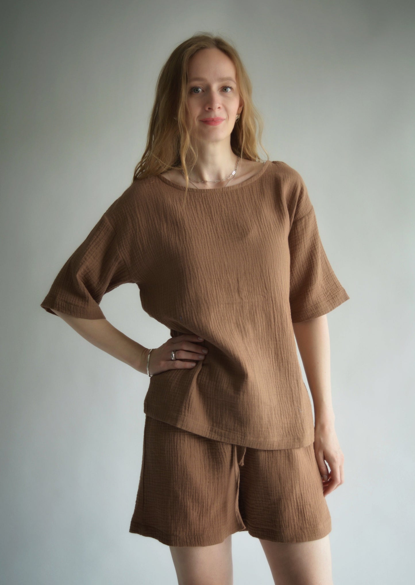 Muslin Two-Piece Set: Cotton T-Shirt and Shorts in Chestnut Elegance