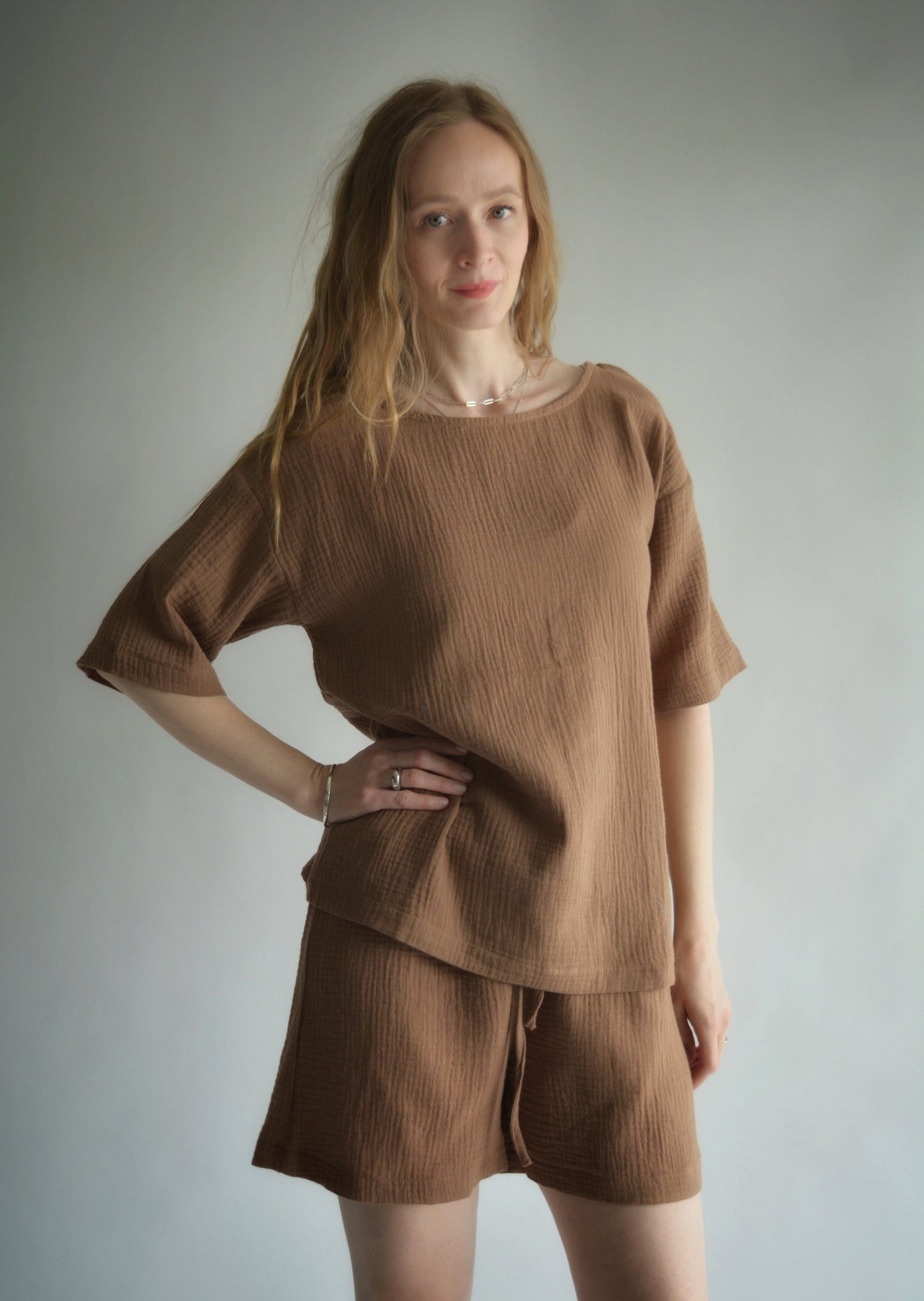 Muslin Two-Piece Set: Cotton T-Shirt and Shorts in Chestnut Elegance