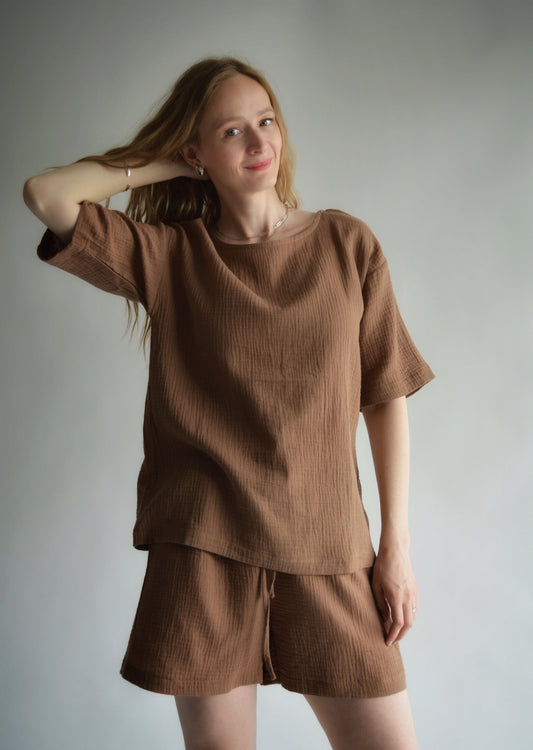 Muslin Two-Piece Set: Cotton T-Shirt and Shorts in Chestnut Elegance