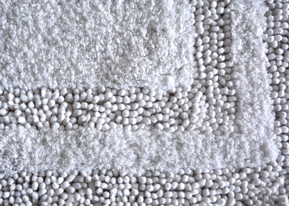 Luxury Cotton Bath Rugs Set of 2 in Silver White color