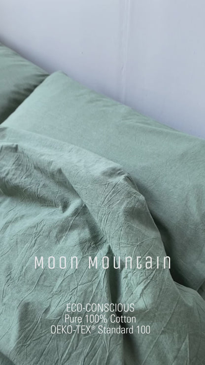 King/Cali King Cotton Duvet cover Set in Verdant Valley (Green) color